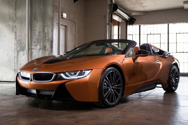 BMW i8 Roadster Official