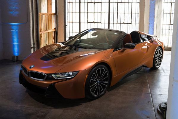BMW i8 Roadster Official