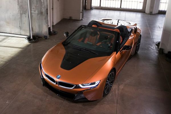 BMW i8 Roadster Official