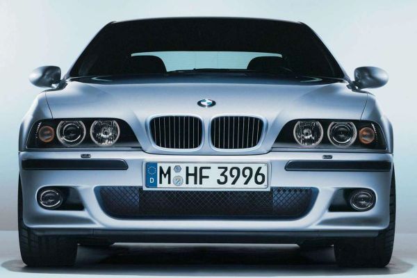 BMW M5 2001 photo