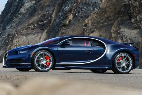 Bugatti Chiron Official