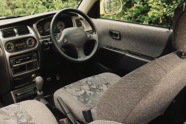 Daihatsu Sirion Official