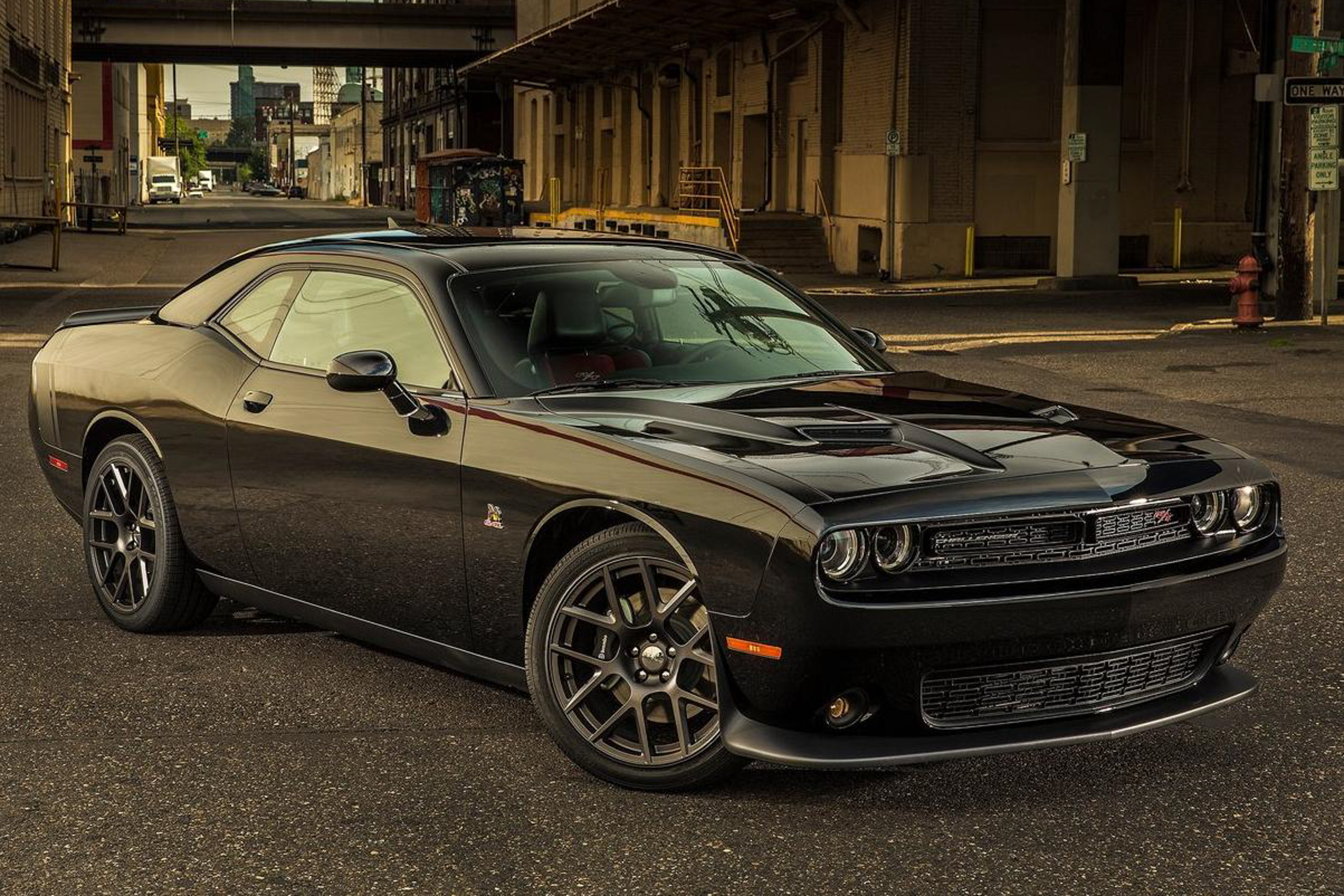 2015 Dodge Challenger public photo