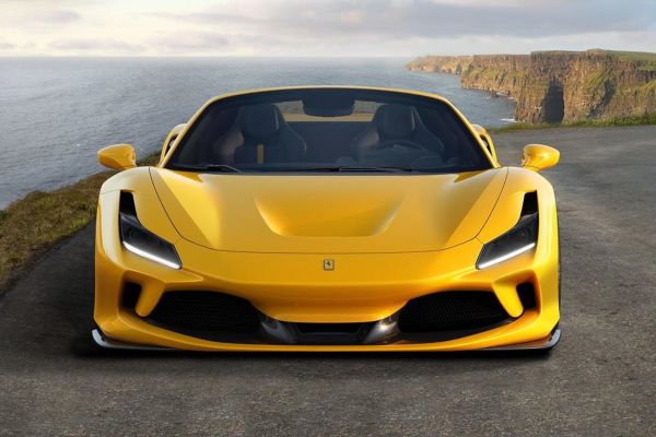 Ferrari F8 Spider Official