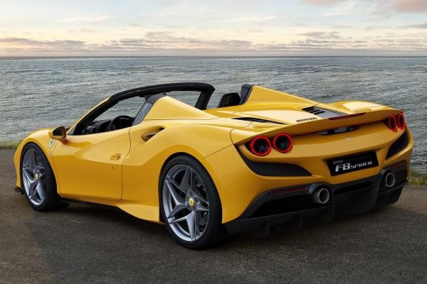 Ferrari F8 Spider Official