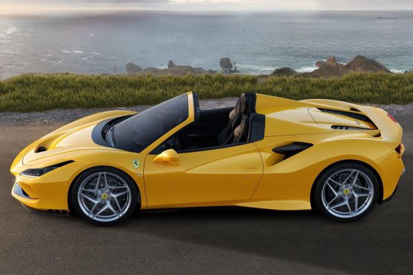 Ferrari F8 Spider Official