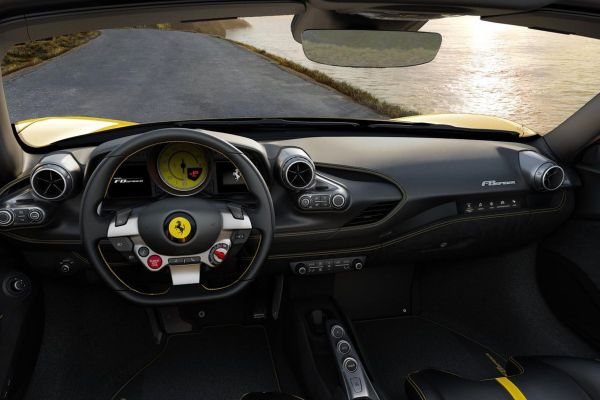 Ferrari F8 Spider Official