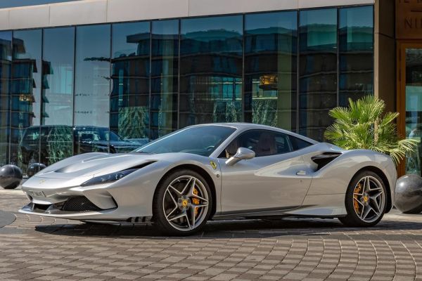 Ferrari F8 Tributo Official