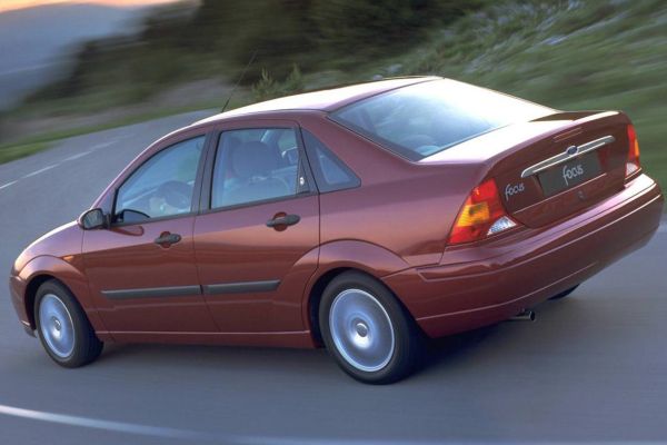 Ford Focus Sedan Official