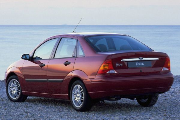 Ford Focus Sedan Official