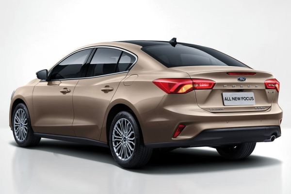 Ford Focus Sedan Official