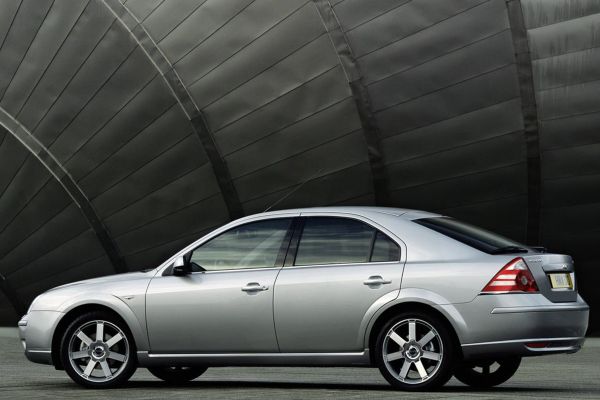 Ford Mondeo Official
