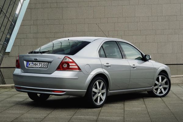 Ford Mondeo Official