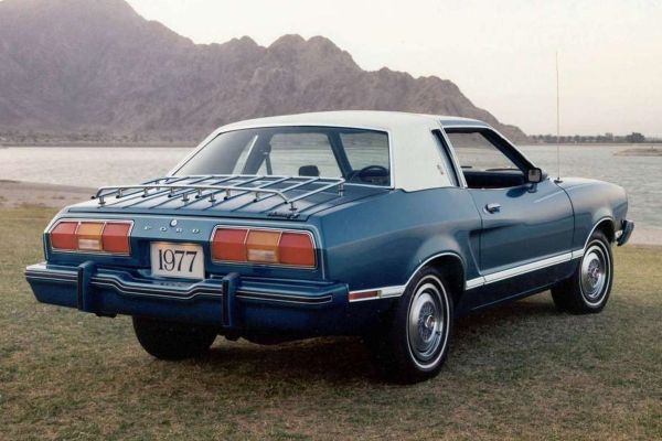 Ford Mustang photo
