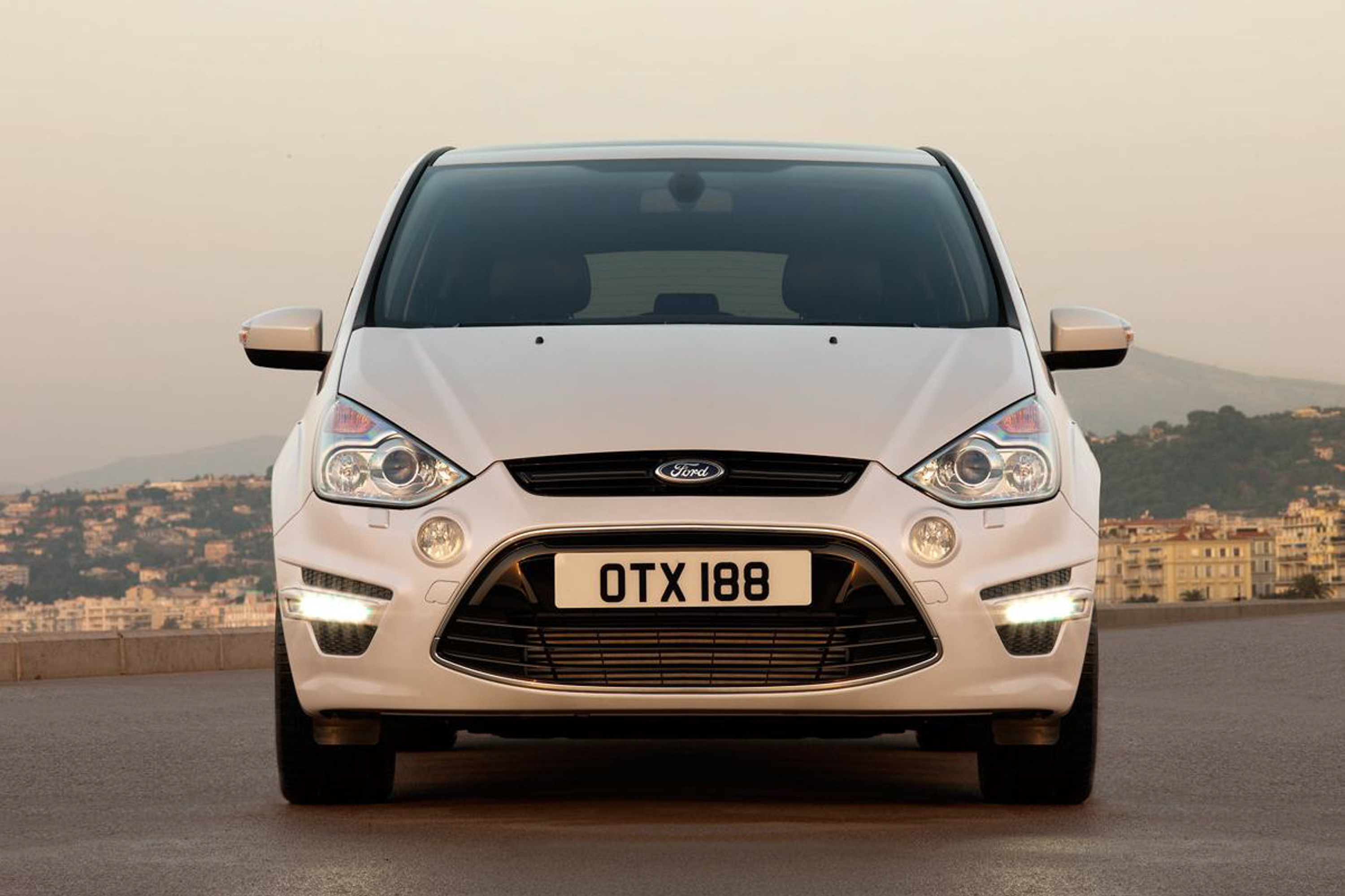 2011 Ford S-MAX public photo
