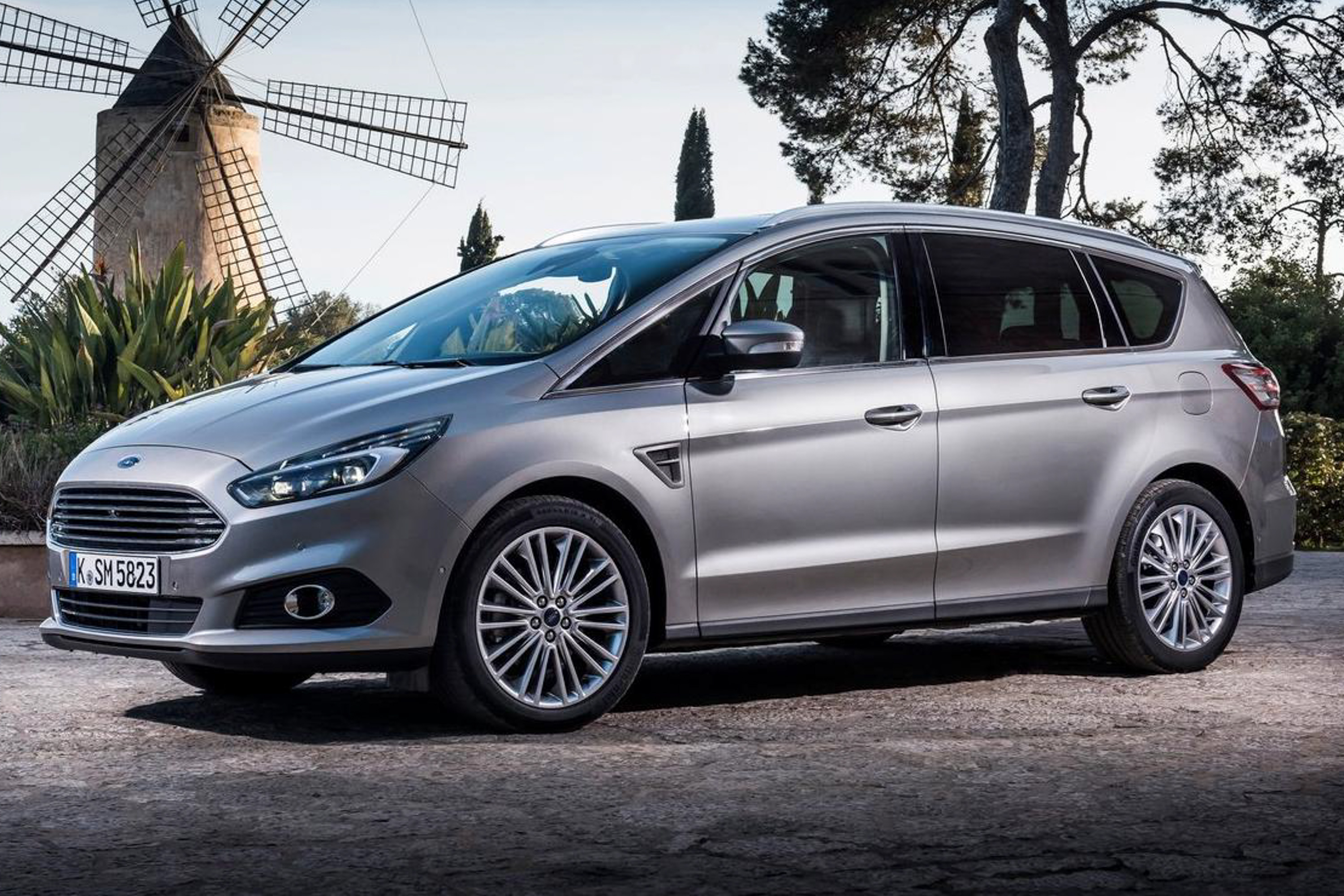 2015 Ford S-MAX public photo