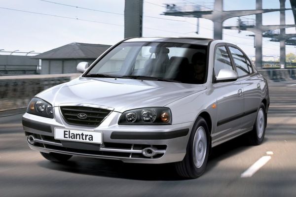 Hyundai Elantra 2004 photo