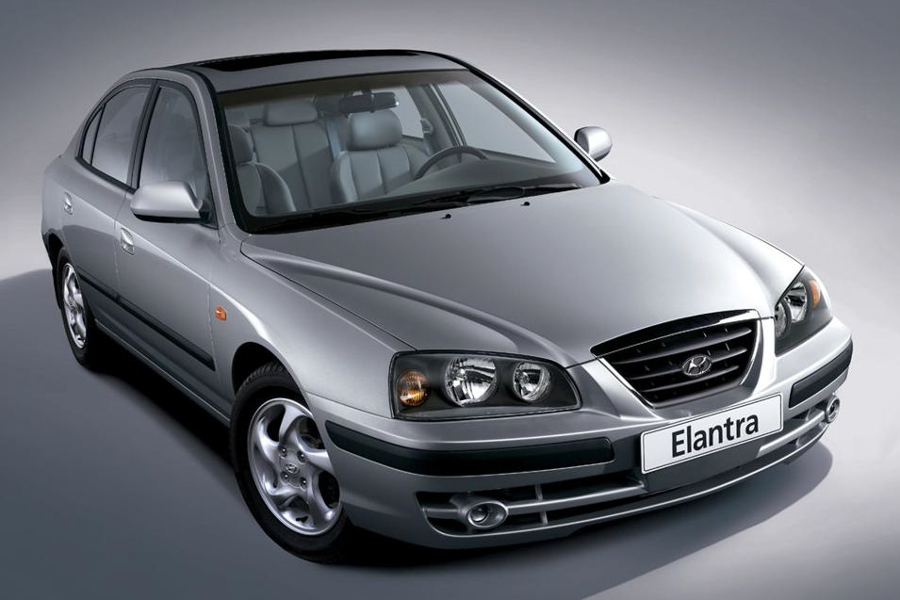 2004 Hyundai Elantra public photo