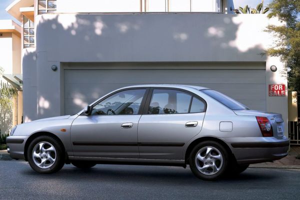 Hyundai Elantra 2004 photo