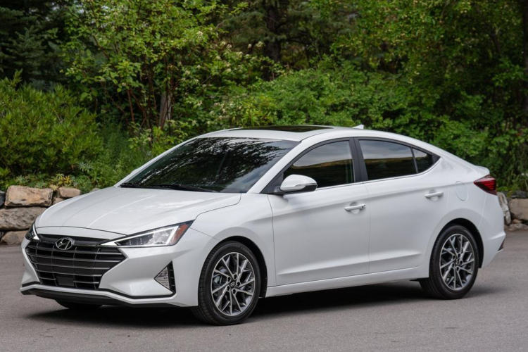 Hyundai Elantra 2019 Review