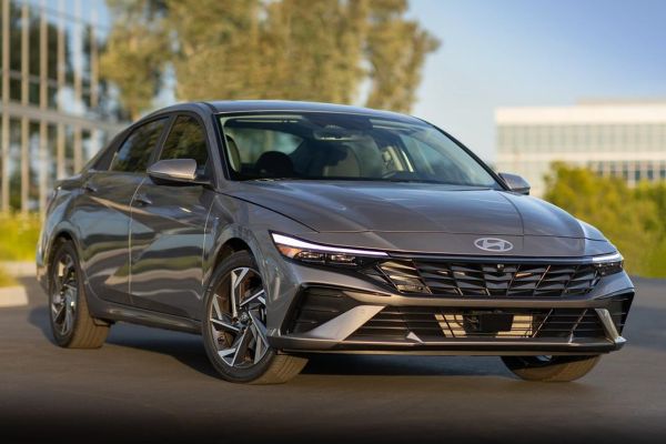 Hyundai Elantra Official