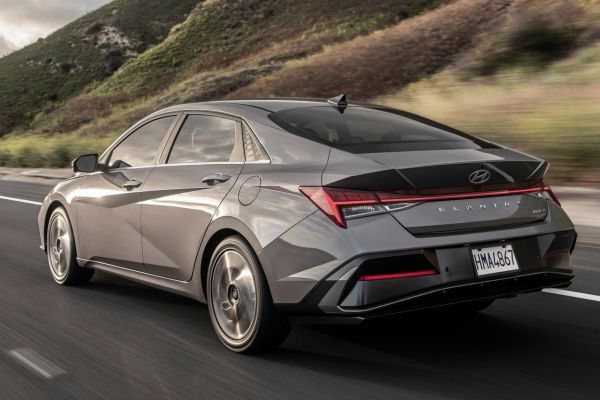Hyundai Elantra Official