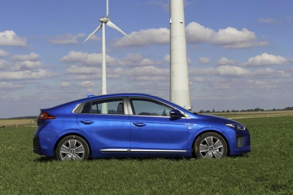 Hyundai Ioniq 2017 photo