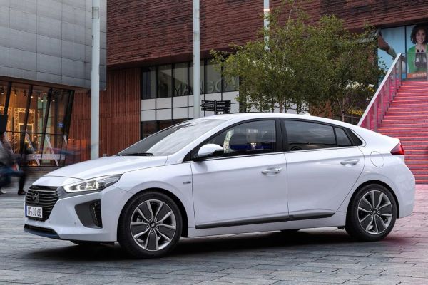 Hyundai Ioniq 2017 photo