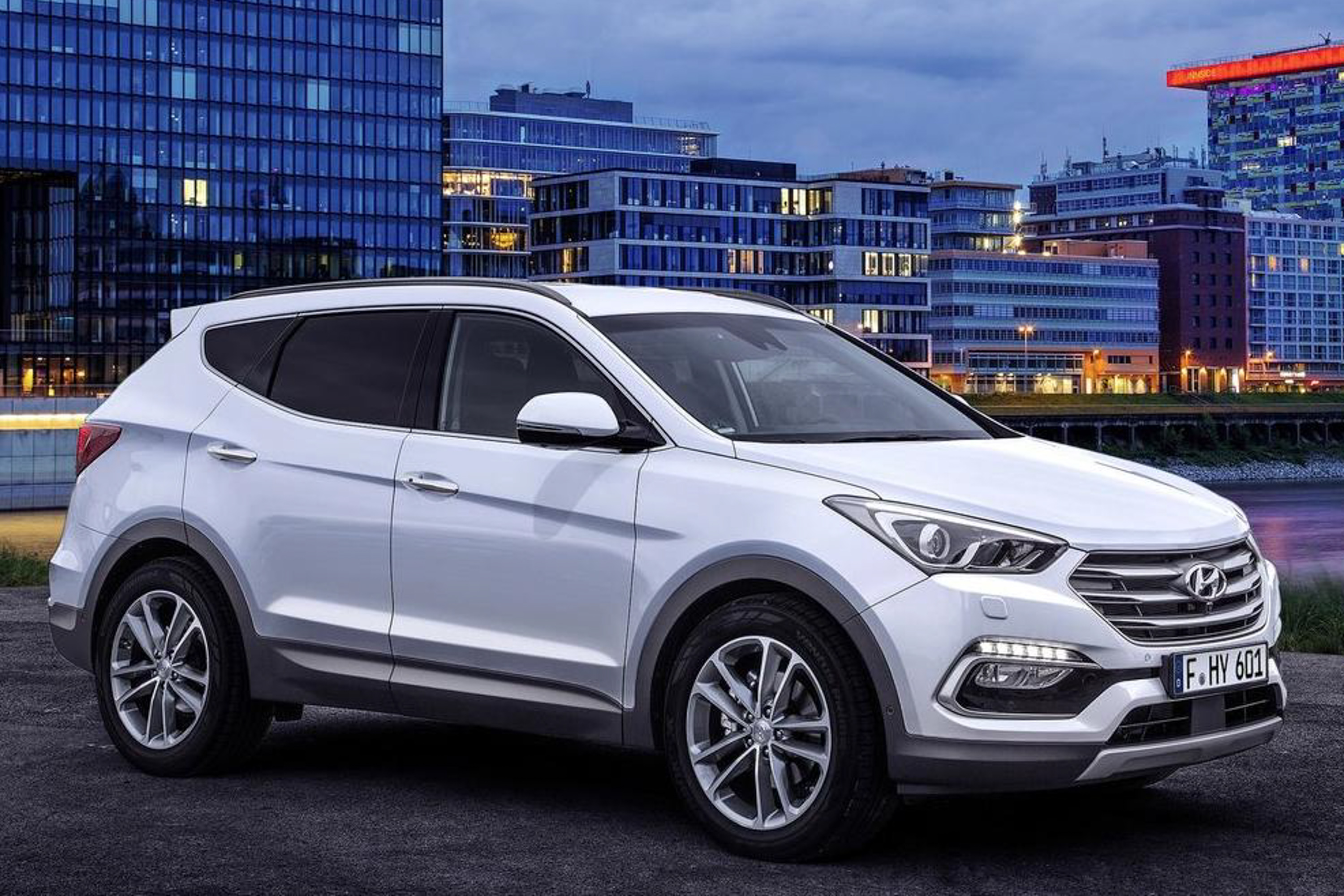 2016 Hyundai Santa Fe public photo