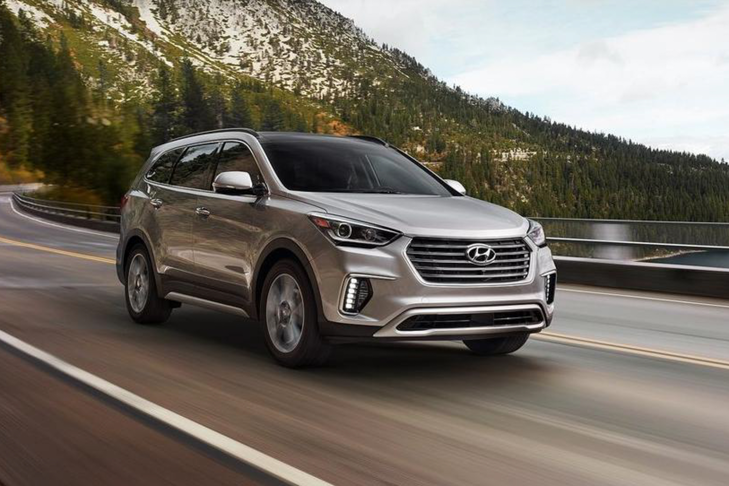 2017 Hyundai Santa Fe public photo