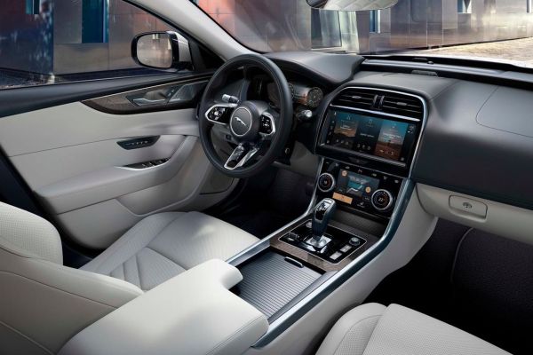 Jaguar XE Official