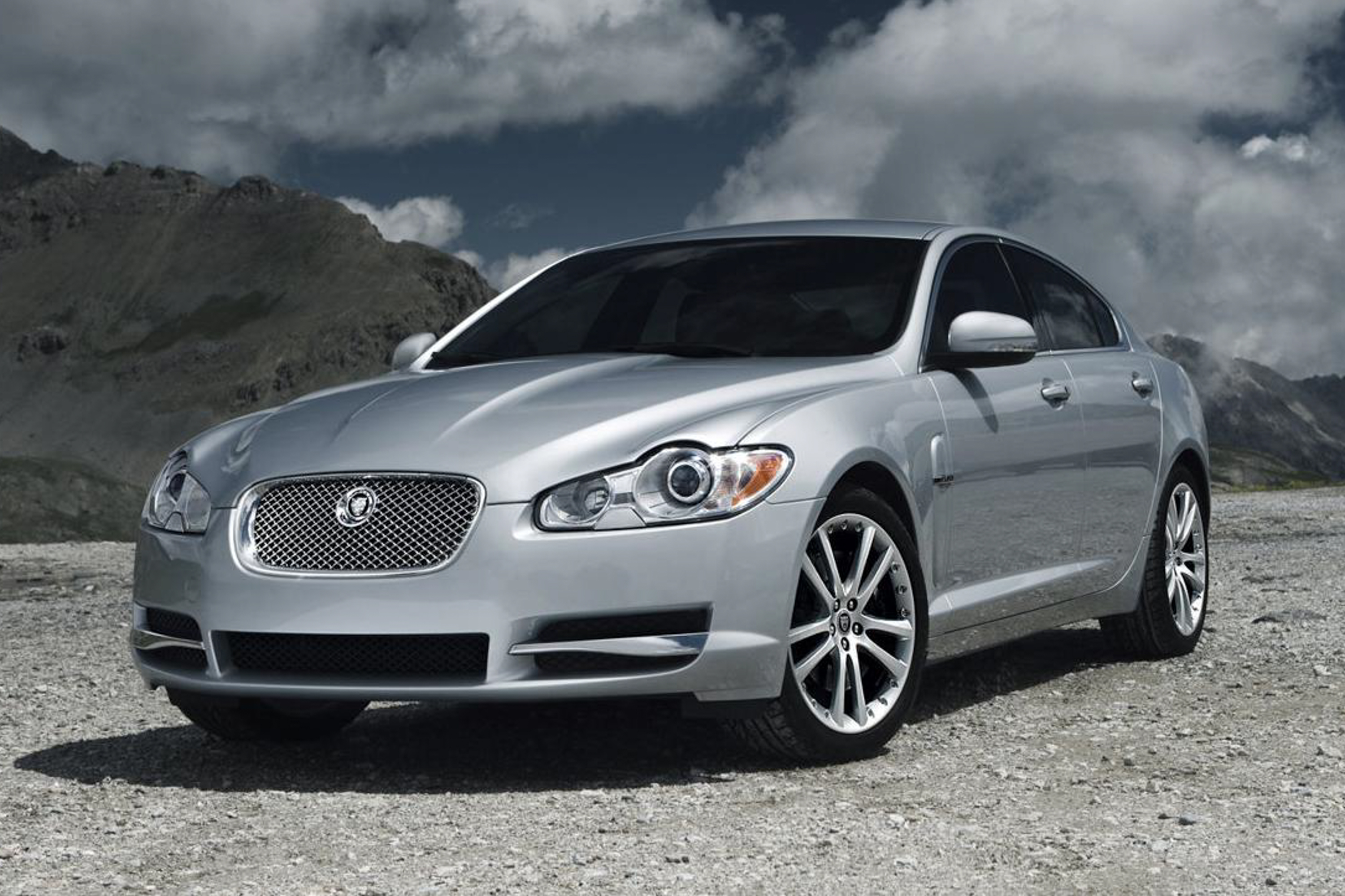 2010 Jaguar XF public photo