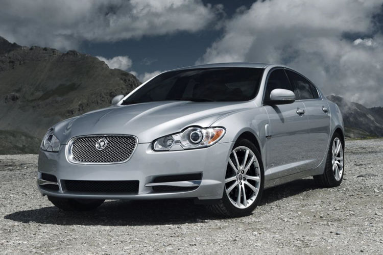 Jaguar XF 2010 Review