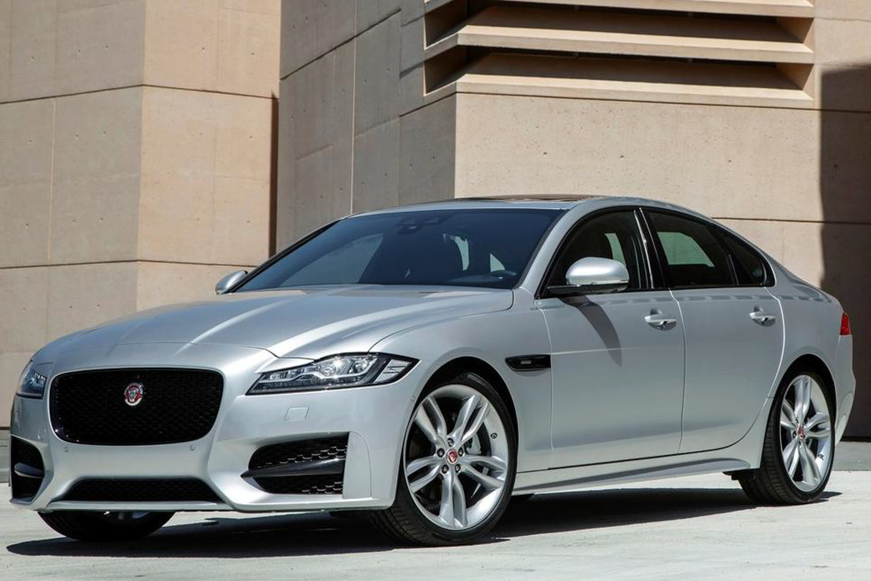 2016 Jaguar XF public photo
