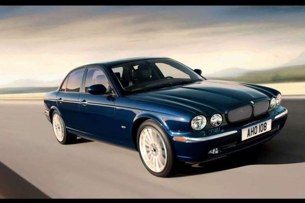 Jaguar XJ Official