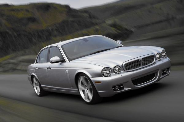 Jaguar XJ Official