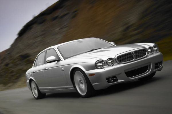 Jaguar XJ Official