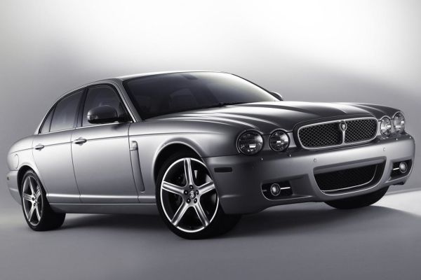 Jaguar XJ Official