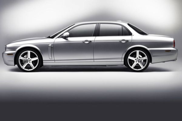 Jaguar XJ Official