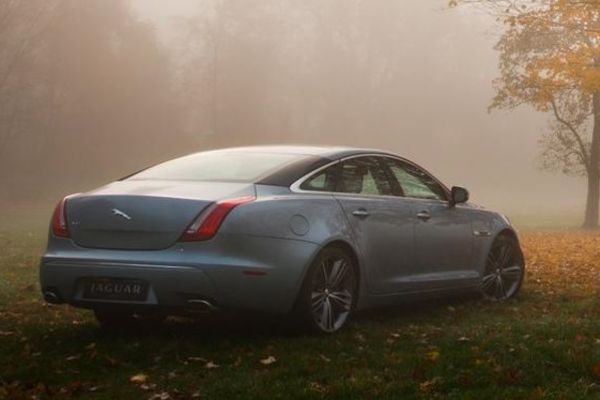 Jaguar XJ Official