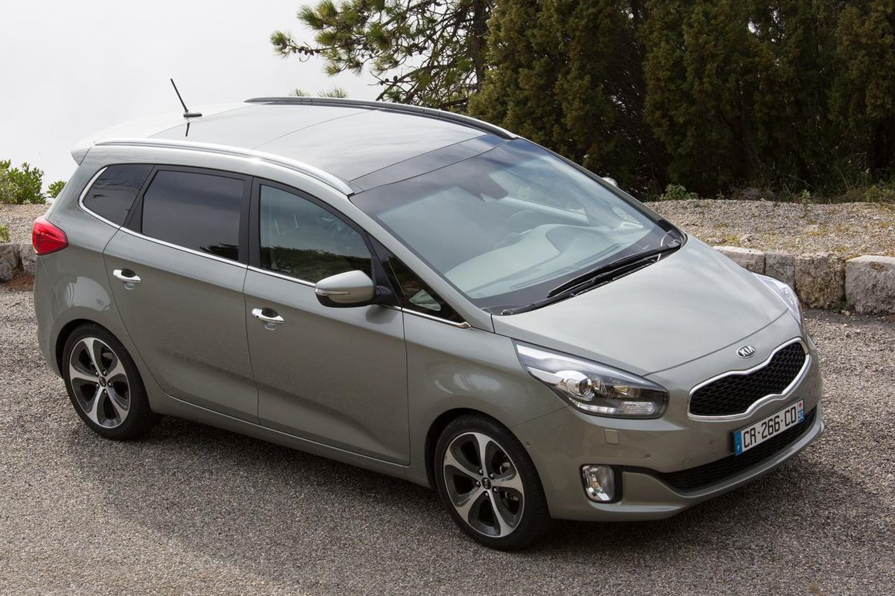 2013 Kia Carens public photo