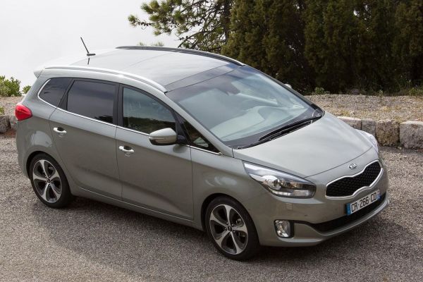 Kia Carens Official