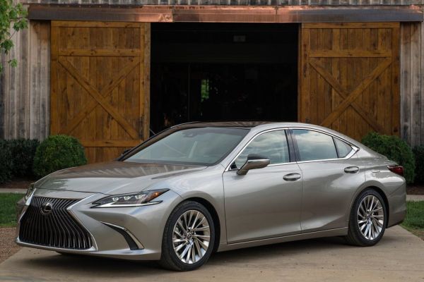 Lexus ES Official
