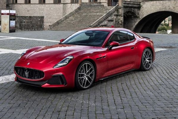 Maserati GranTurismo Official