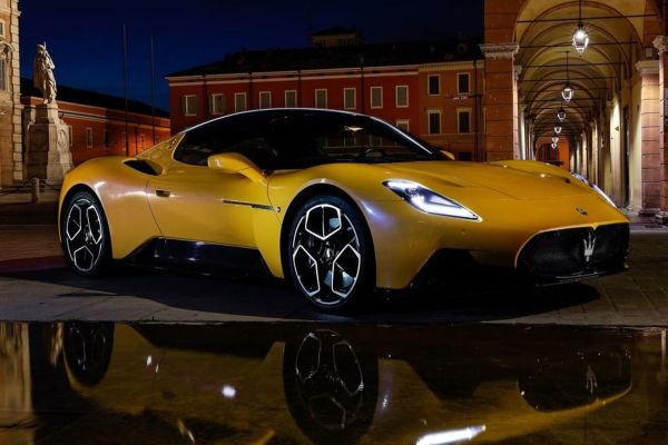 Maserati MC20 Official