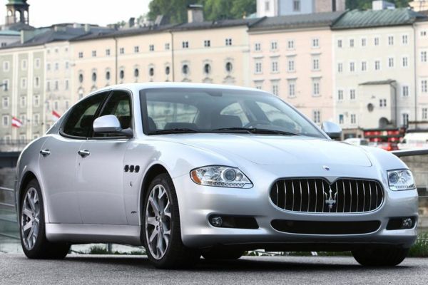 Maserati Quattroporte Official