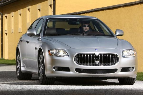 Maserati Quattroporte Official