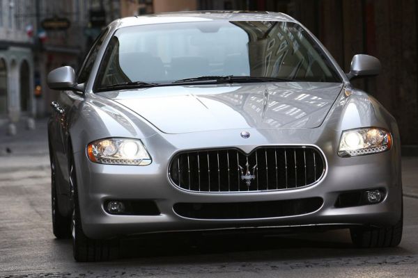 Maserati Quattroporte Official