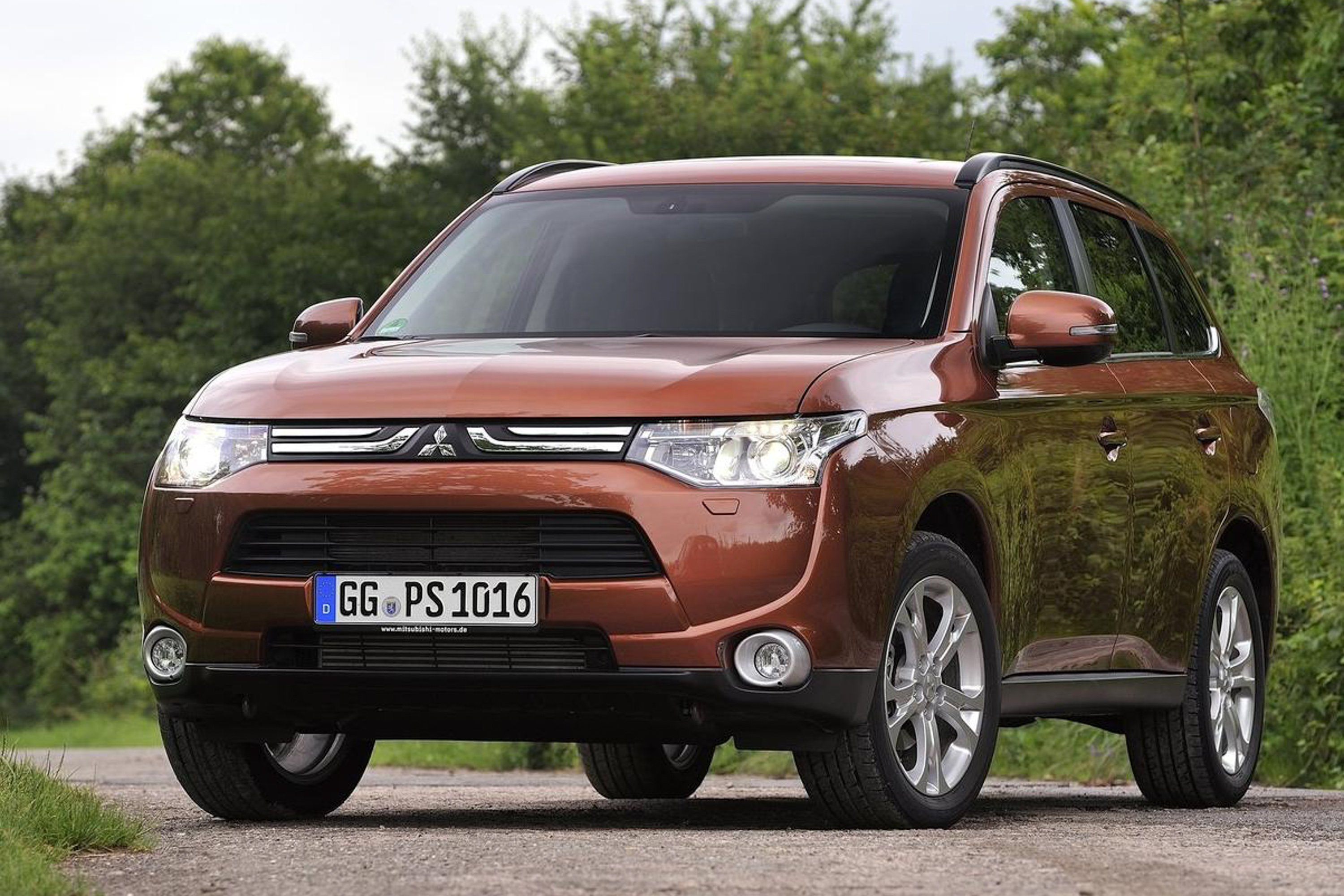 2013 Mitsubishi Outlander public photo