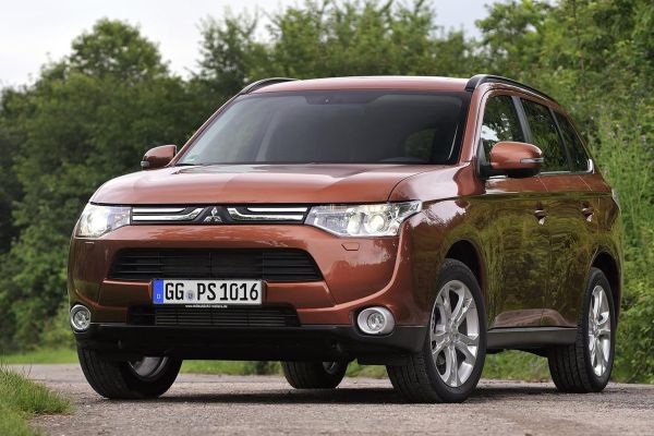 Mitsubishi Outlander Official